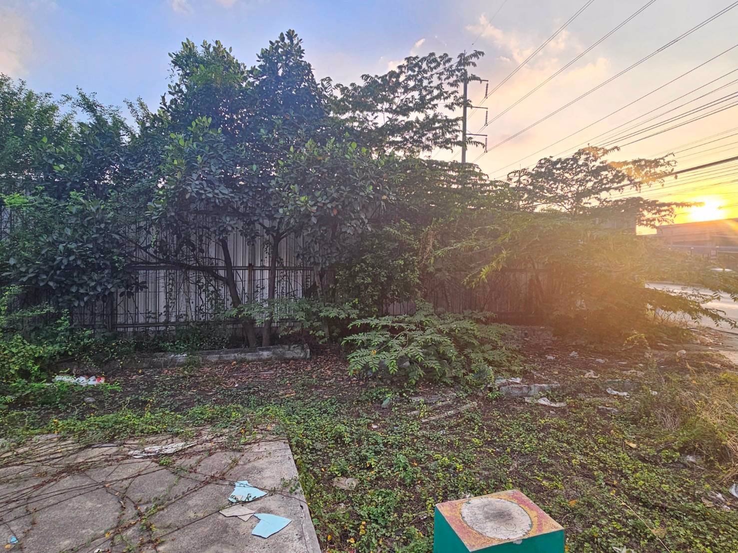 ขายที่เปล่าติดถนนเศรษฐกิจ1กระทุ่มแบน