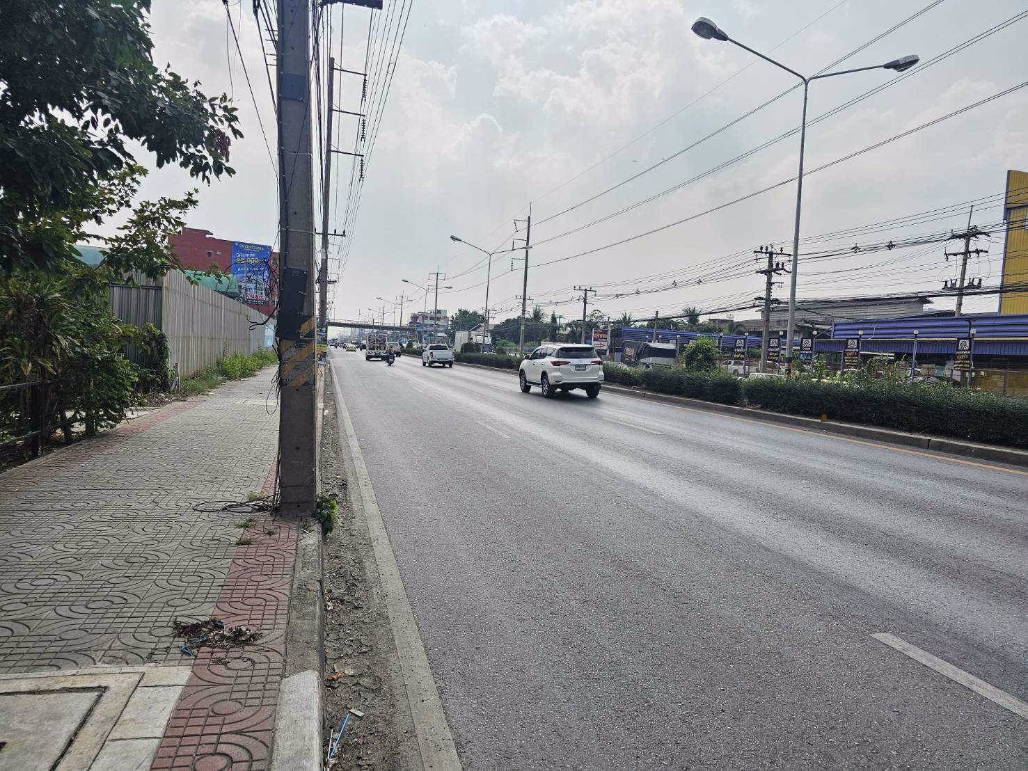 ขายที่เปล่าติดถนนเศรษฐกิจ1กระทุ่มแบน