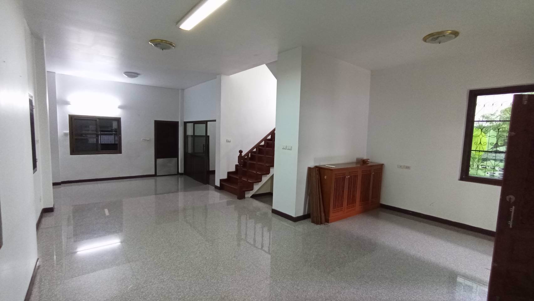 ขายด่วน-บ้านเดี่ยว-3-ชั้น-พร้อมที่ดิน-67-ตรวา