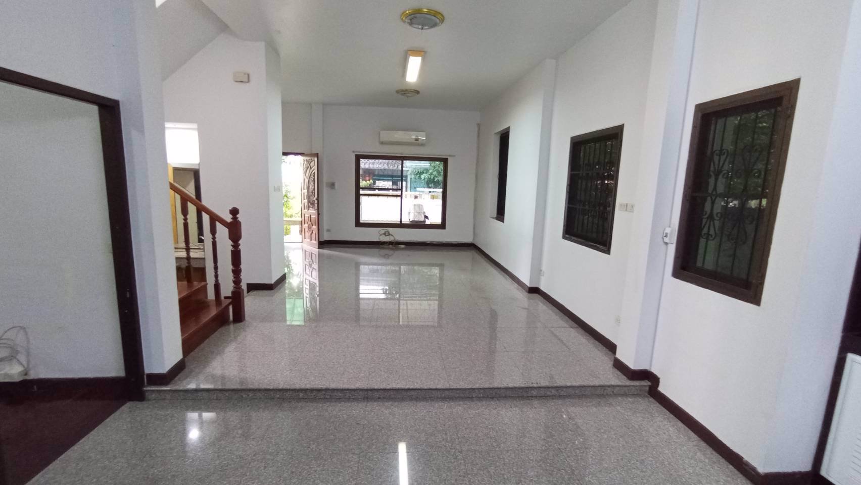 ขายด่วน-บ้านเดี่ยว-3-ชั้น-พร้อมที่ดิน-67-ตรวา