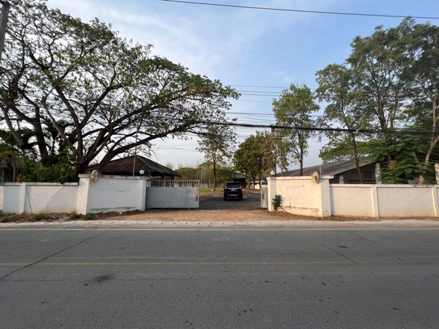 ขายหรือให้เช่าที่ดินพร้อม-โรงงาน-โกดัง-ในเขตบ่อสร้าง-อสันกำแพง-จเชียงใหม่