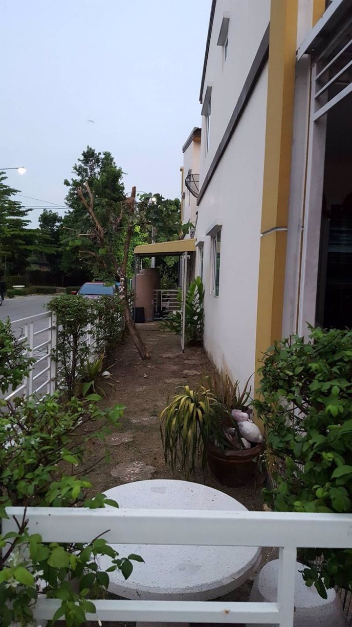 ขายทาวน์เฮ้าส์-2ชั้น-เนื้อที่-292ตารางวา-หมู่บ้านโกลเด้นท์ทาวน์วัชรพล-สุขาภิบาล5