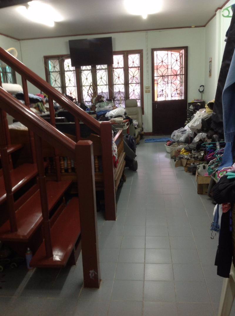 ทาวน์เฮ้าส์พร้อมที่ดิน-36-ตรวา-มบุศรินทร์-1-3-ห้องนอน-2-ห้องน้ำ-พร้อมแอร์ทุกห้อง