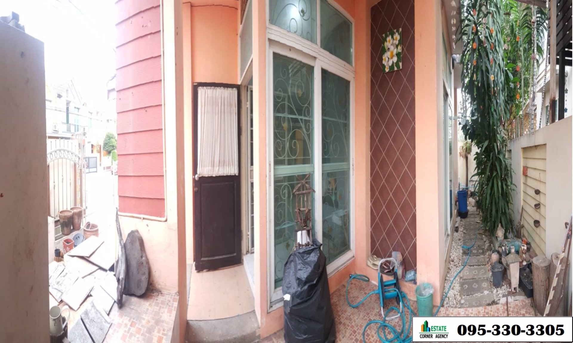 ทาวน์เฮาส์-2-ชั้น-หลังริม-367-ตรว-มบ-วรารักษ์-ใกล้ตลาด-ac-คลอง-4-ลำลูกกา