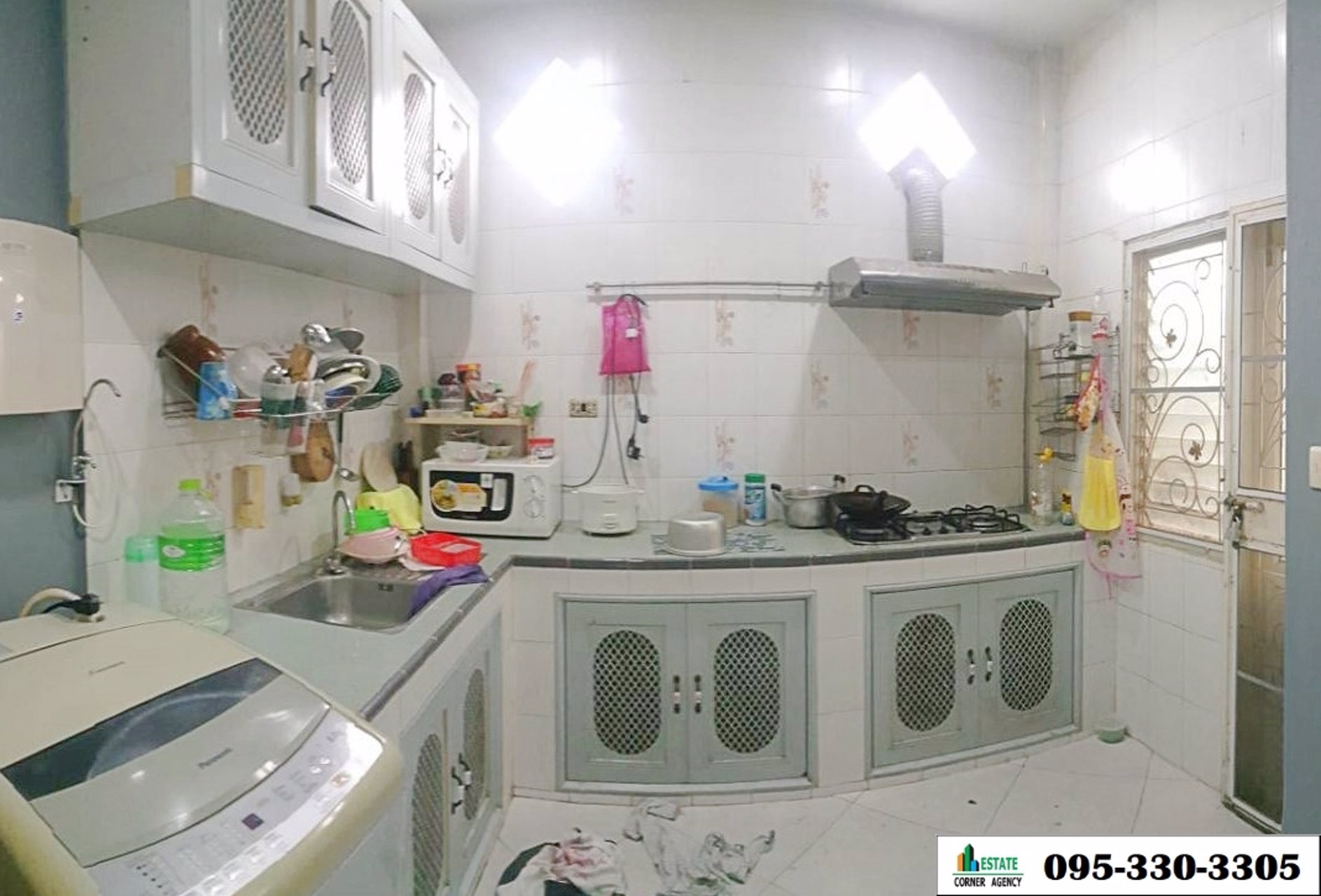 ทาวน์เฮาส์-2-ชั้น-หลังริม-367-ตรว-มบ-วรารักษ์-ใกล้ตลาด-ac-คลอง-4-ลำลูกกา