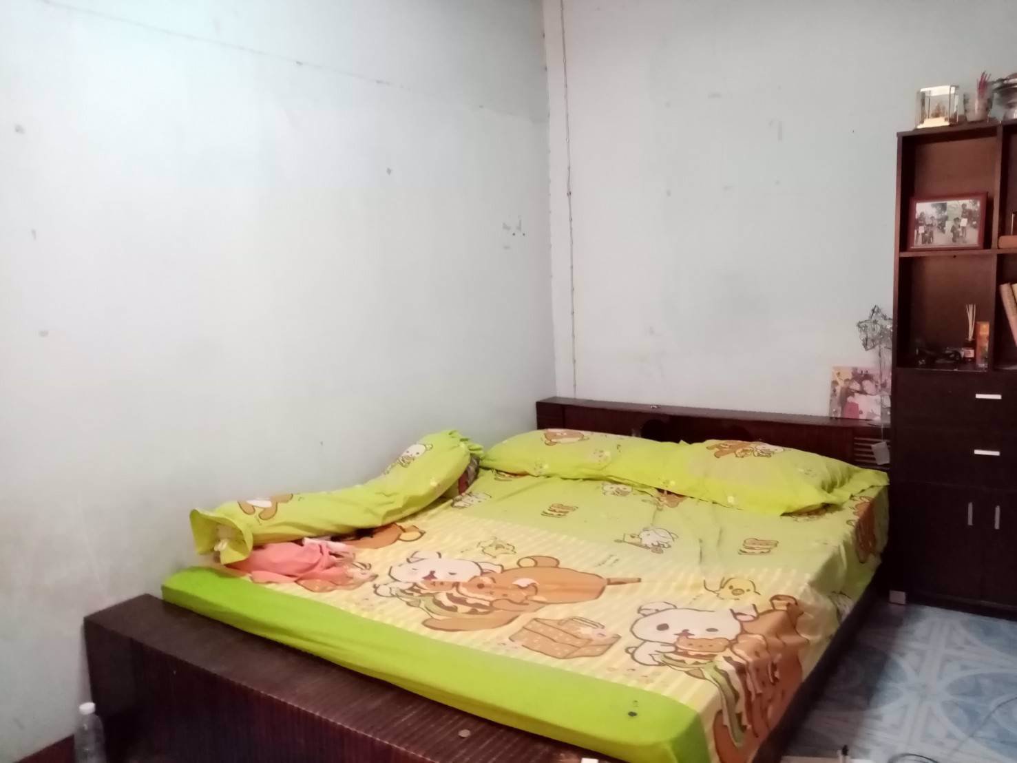 ขาย-บ้านทาวเฮาส์-16-ตรวา-มบกรุงทอง-2-ห้องนอน-1-ห้องน้ำ-หน้าบ้านมีต้นไม้ใหญ่ร่มรื่น-thumbtack-