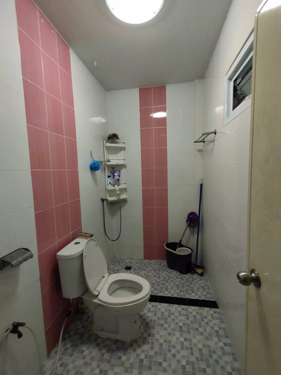 ขายทาวน์เฮาส์-2-ชั้น-หมู่บ้านเดอะเบสท์-นวนคร-เนื้อที่-305-ตรว-ตำบลเชียงรากน้อย-อบางประอิน-จอยุธย