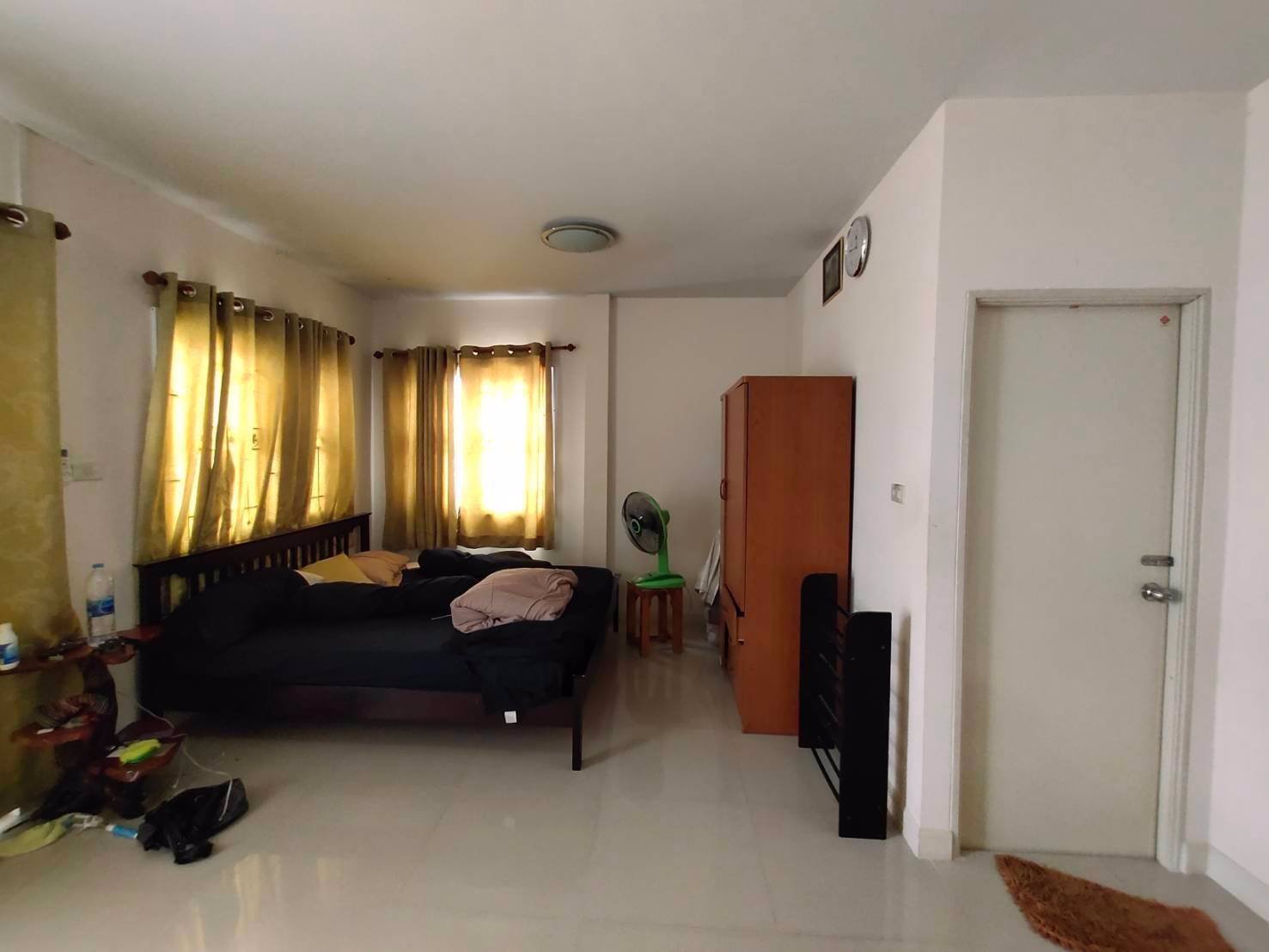 ขายทาวน์เฮาส์-2-ชั้น-หมู่บ้านเดอะเบสท์-นวนคร-เนื้อที่-305-ตรว-ตำบลเชียงรากน้อย-อบางประอิน-จอยุธย