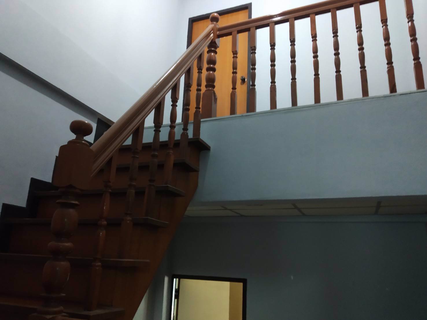 ขายทาวน์เฮ้าส์-3ชั้นเล่นระดับต่อเติมแล้ว-เนื้อที่-22-ตรว