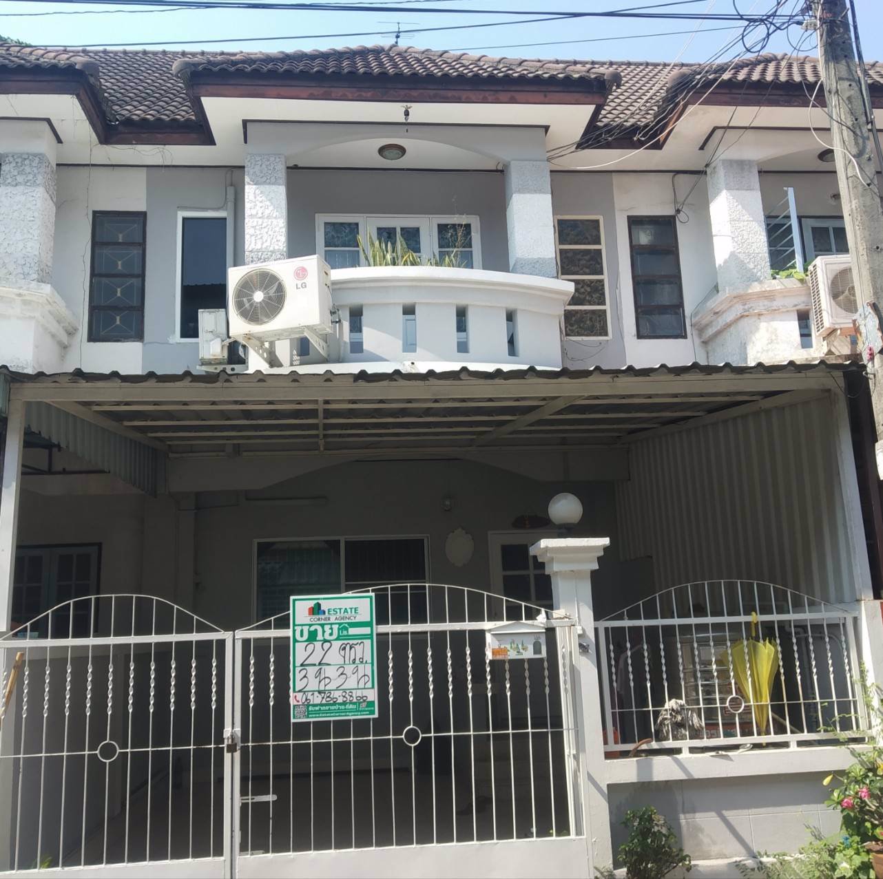 ขายทาวน์เฮ้าส์-3ชั้นเล่นระดับต่อเติมแล้ว-เนื้อที่-22-ตรว