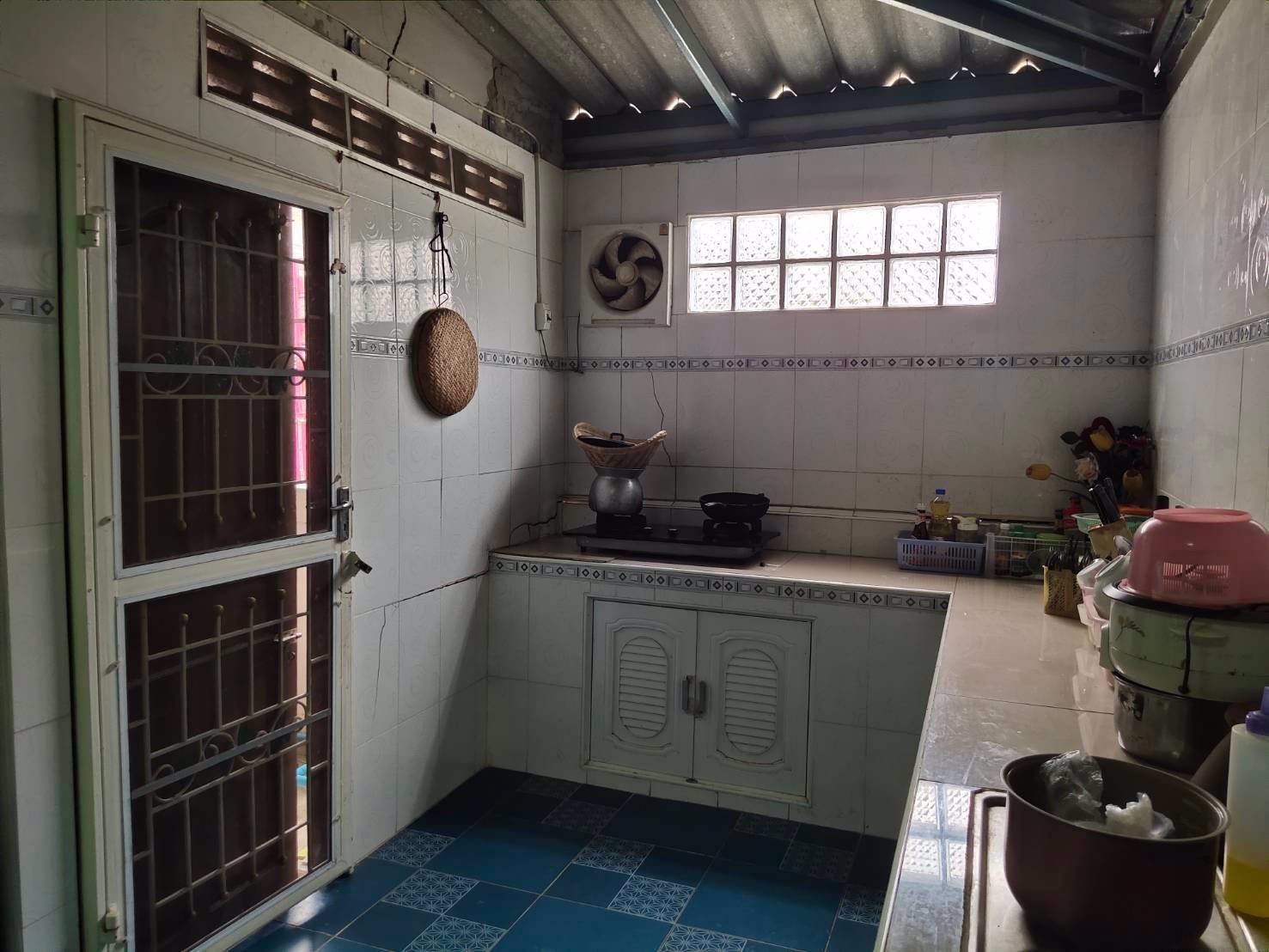 ขายทาวน์เฮาส์-2-ชั้น-หมู่บ้านเดอะเบสท์-นวนคร-เนื้อที่-305-ตรว-ตำบลเชียงรากน้อย-อบางประอิน-จอยุธย