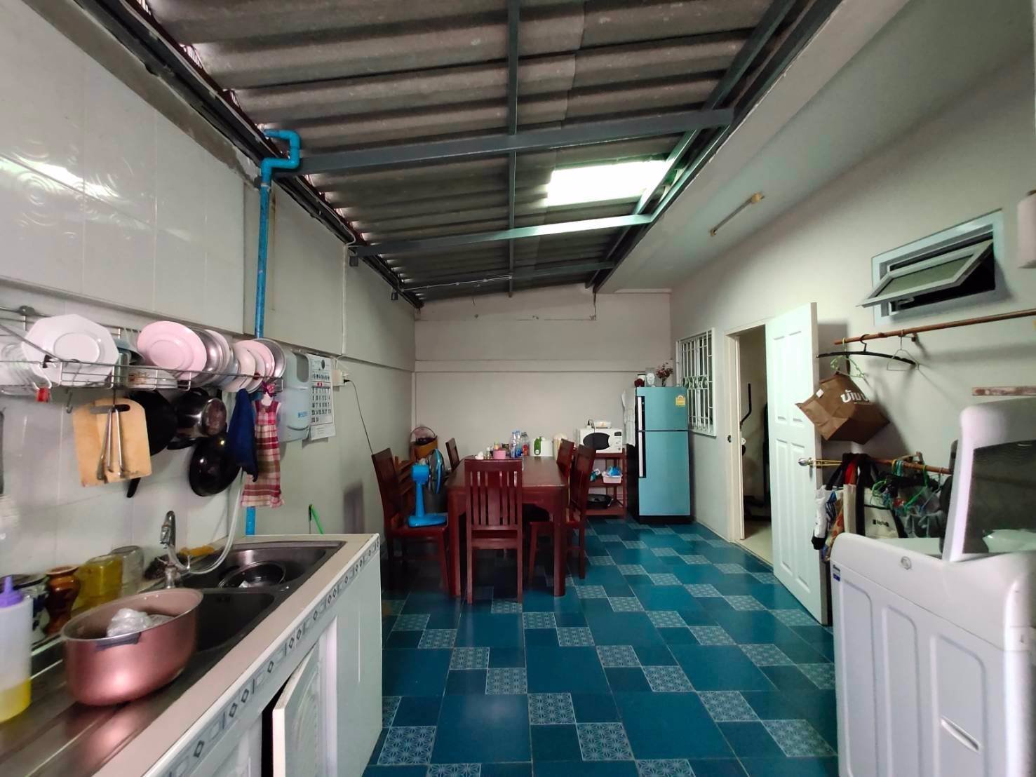 ขายทาวน์เฮาส์-2-ชั้น-หมู่บ้านเดอะเบสท์-นวนคร-เนื้อที่-305-ตรว-ตำบลเชียงรากน้อย-อบางประอิน-จอยุธย