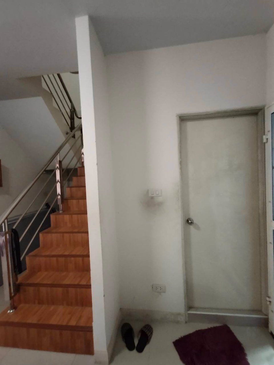 ขายทาวน์เฮาส์-2-ชั้น-หมู่บ้านเดอะเบสท์-นวนคร-เนื้อที่-305-ตรว-ตำบลเชียงรากน้อย-อบางประอิน-จอยุธย