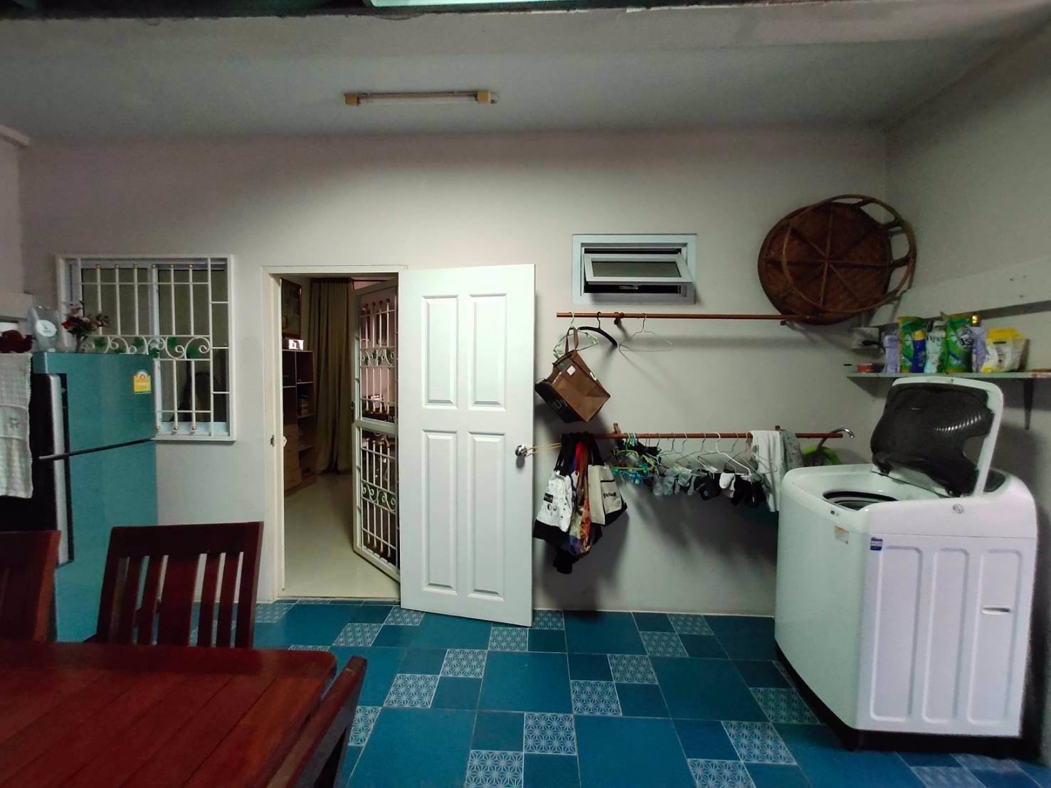 ขายทาวน์เฮาส์-2-ชั้น-หมู่บ้านเดอะเบสท์-นวนคร-เนื้อที่-305-ตรว-ตำบลเชียงรากน้อย-อบางประอิน-จอยุธย