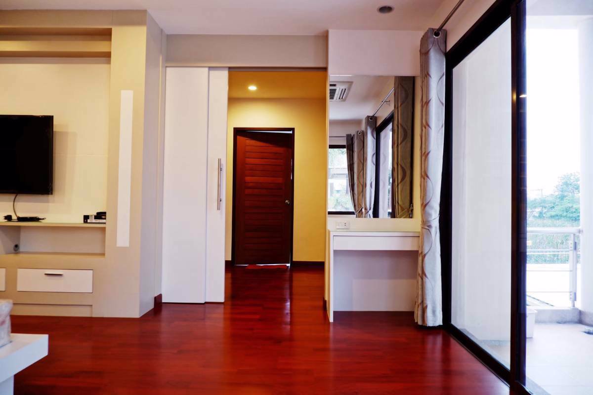 ขายบ้านเดี่ยว3ชั้น-โครงการแอสเทร่า-เรสซิเดนซ์-พระราม2-พุทธบูชา-หลังริม-673ตรว-เฟอร์บิ้ว-สวยมาก