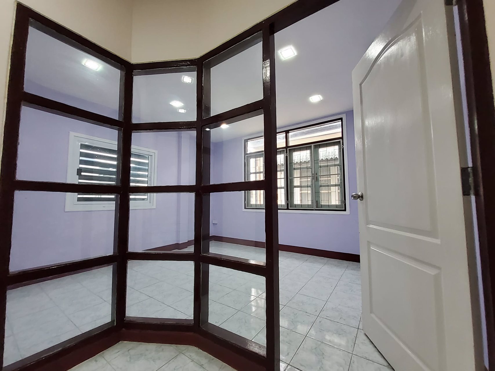 หลุดมาอีกแล้ว-ทาวน์เฮ้าส์สวย-ๆ-ล้านต้น-ๆ-ใกล้โรงพยาบาล