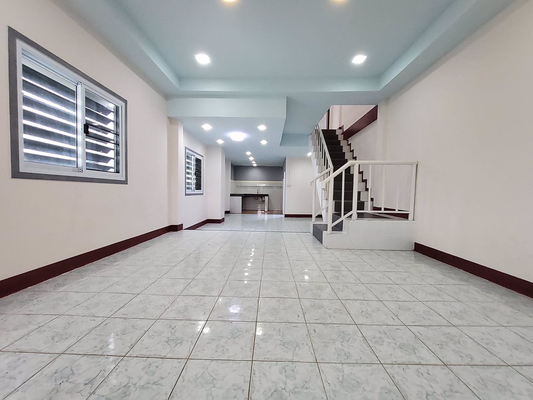 หลุดมาอีกแล้ว-ทาวน์เฮ้าส์สวย-ๆ-ล้านต้น-ๆ-ใกล้โรงพยาบาล