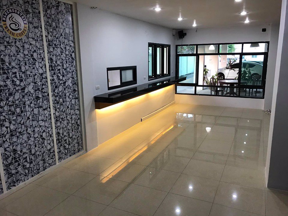 ให้เช่าพื้นที่สำหรับทำร้านอาหาร-ด้านล่างหอพัก-คนเข้าพักเยอะ-ลูกค้าเยอะแน่นอน-090-0055524