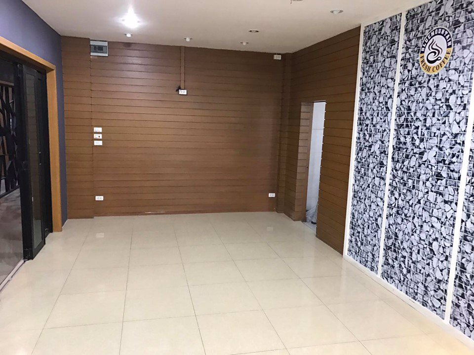 ให้เช่าพื้นที่สำหรับทำร้านอาหาร-ด้านล่างหอพัก-คนเข้าพักเยอะ-ลูกค้าเยอะแน่นอน-090-0055524