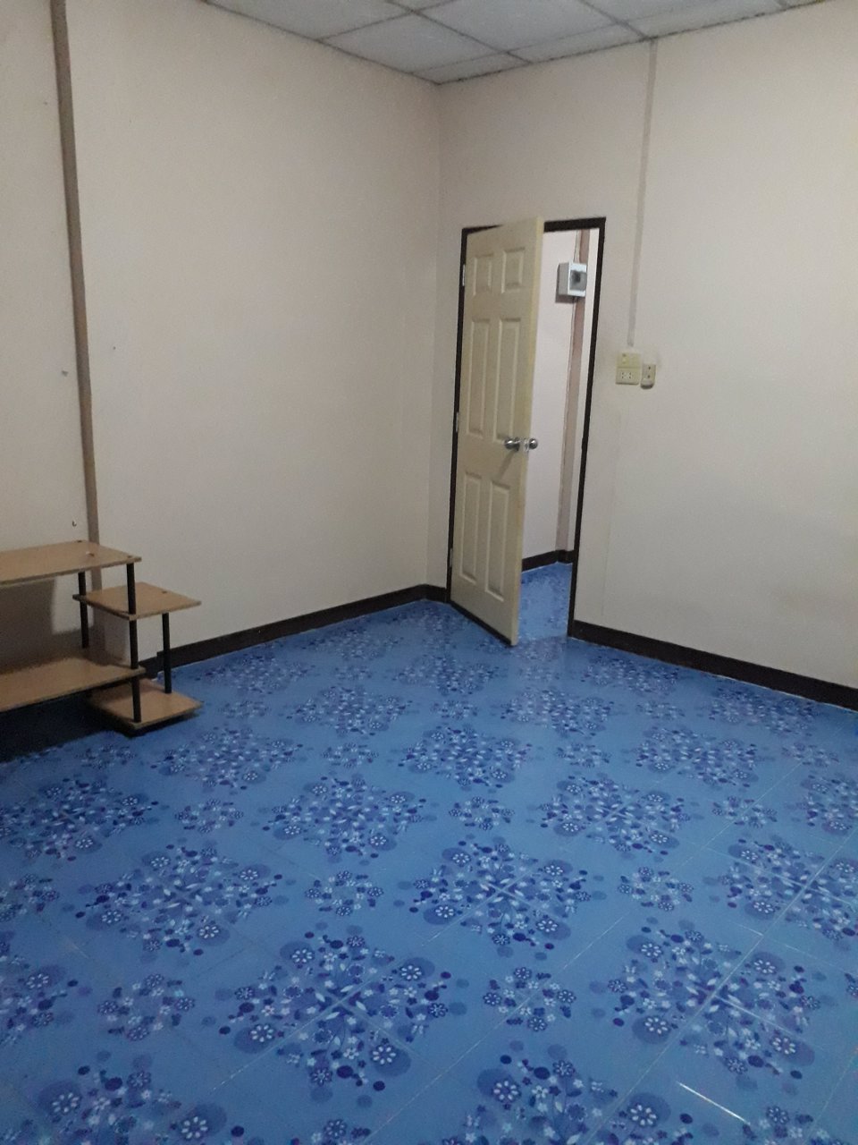 ให้เช่าทาวน์เฮ้าส์-2-ชั้น-มพีเคการ์เด้นท์-ใกล้ตลาดรวยมาร์เก็ต-ประชาอุทิศ-90-พระสมุทรเจดีย์