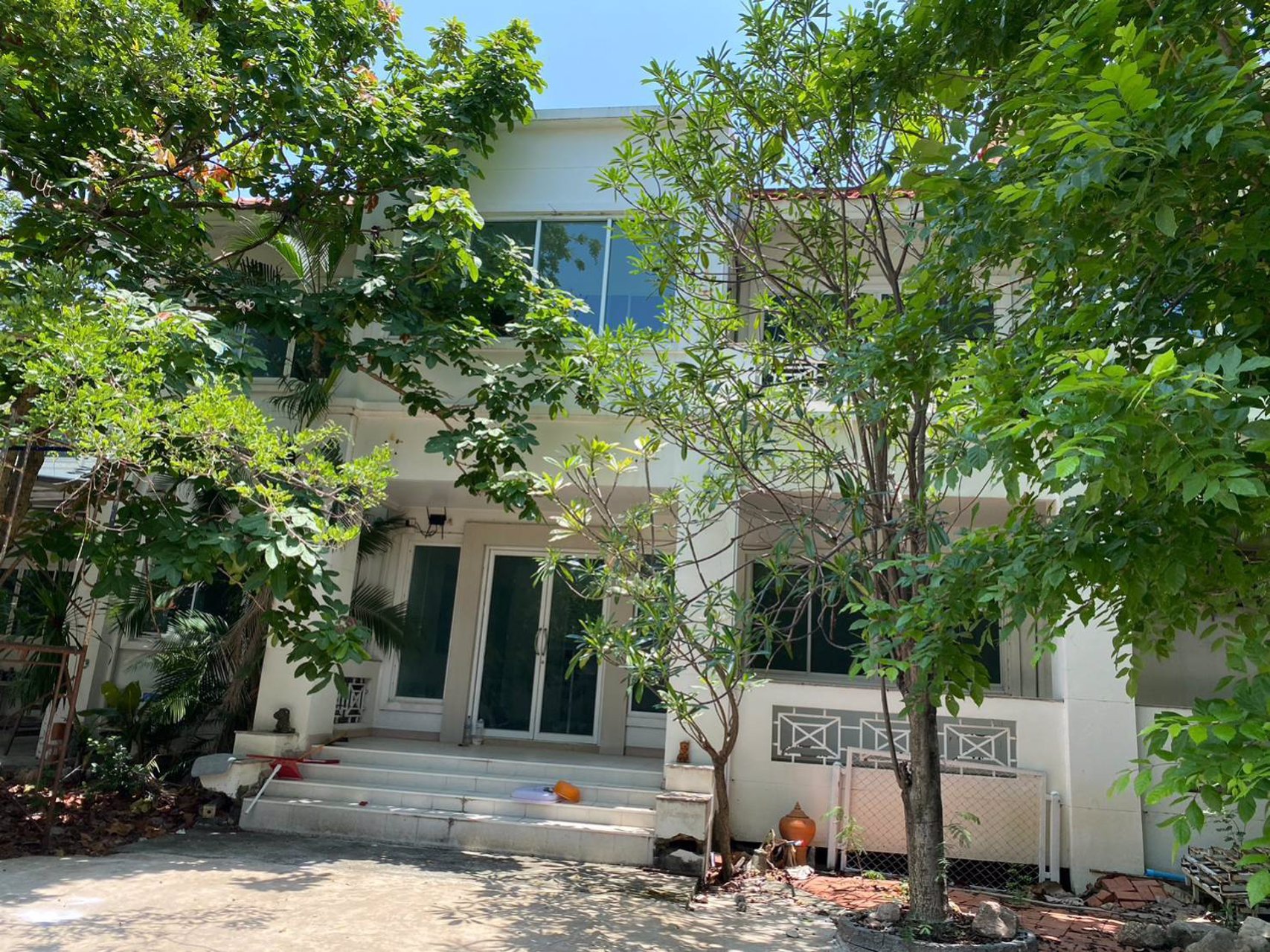 ขายที่ดินพร้อมสิ่งปลูกสร้าง-ติดถนนราชพฤกษ์