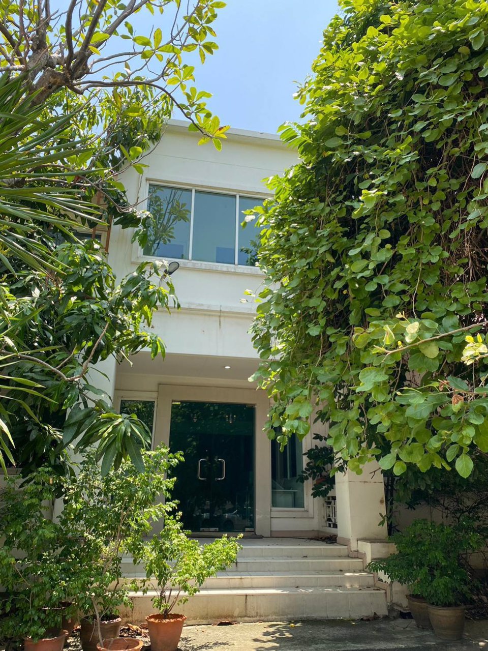 ขายที่ดินพร้อมสิ่งปลูกสร้าง-ติดถนนราชพฤกษ์