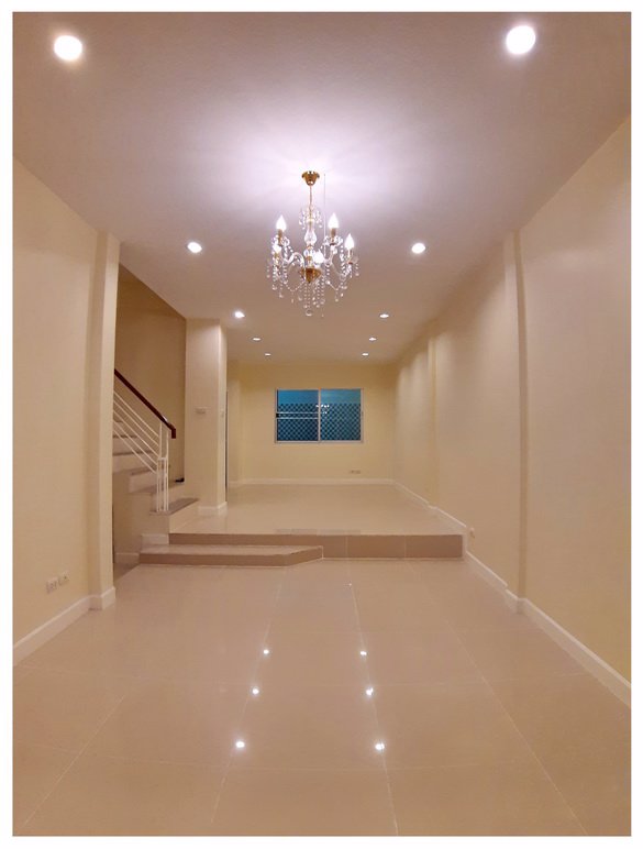 ขายถูก-บ้านติดถหทัยราษฎร์-214-ตรว-หน้ากว้าง-6-ม-แต่งสวย