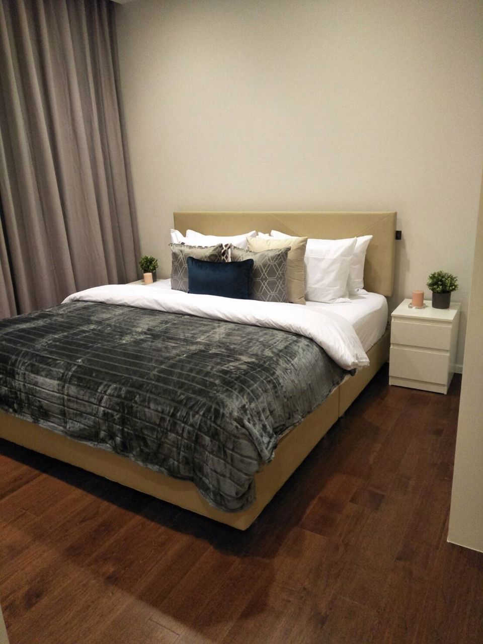 hyde-sukhumvit-11-for-rent-2-bed-room-2-bath-room-best-price-near-bts-nana-asoke