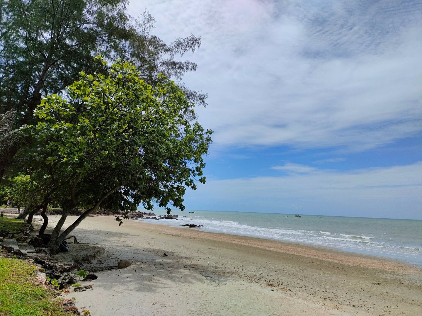 ขายบ้านพักตากอากาศในวังแก้ว-รีสอร์ท-หาดส่วนตัว-พร้อมเฟอร์นิเจอร์