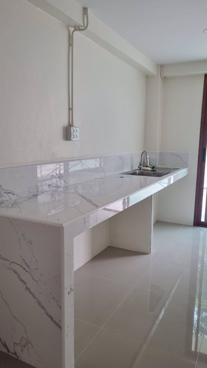 ขายทาวน์โฮมทำเลทองติดถนนบ้านฉาง-ระยอง-เหมาะสำหรับทำเป็นสำนักงานหรือที่อยู่อาศัย