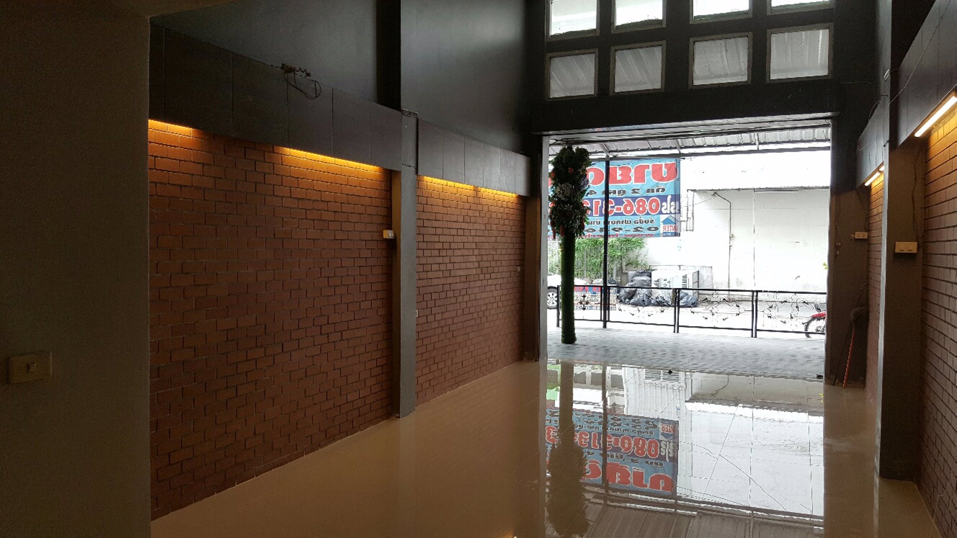 ให้เช่าตึกแถวสามแยกบางใหญ่-ทำเลดี-เข้าซอยวัดเสาธงหินเพียง-20-เมตร-ตบแต่งใหม่-พร้อมทำการค้า