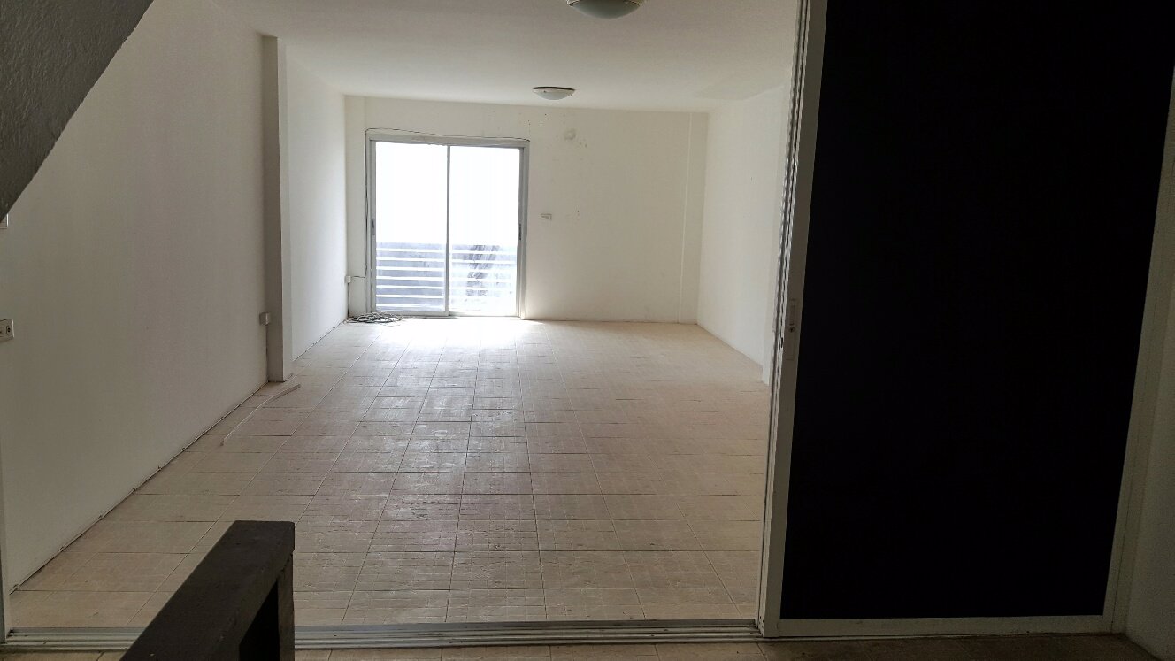 ให้เช่าตึกแถวสามแยกบางใหญ่-ทำเลดี-เข้าซอยวัดเสาธงหินเพียง-20-เมตร-ตบแต่งใหม่-พร้อมทำการค้า