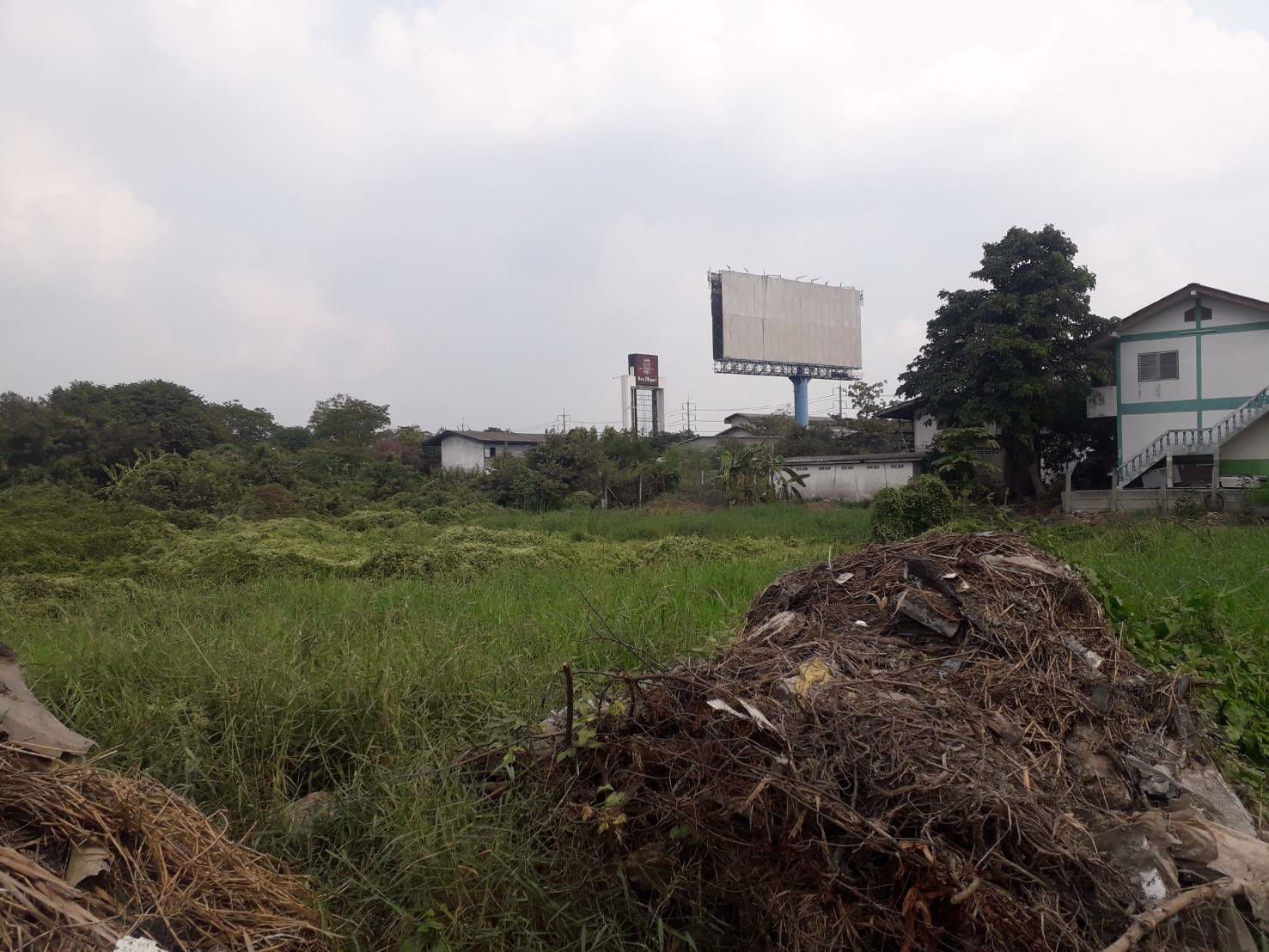 ขายถูกที่ดิน-3-ไร่กว่า-ทำเลดีห่างถนนติวานนท์เพียง-120-ม