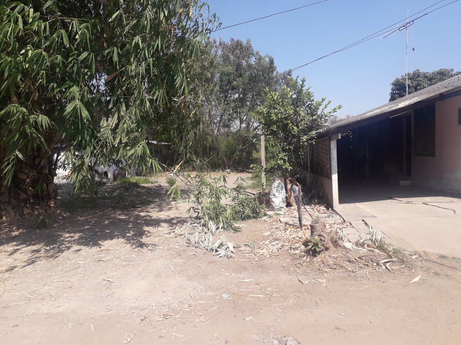 ขายด่วนบ้านชั้นเดียว-375-ตรวห่างถนนดอนตูม-บางเลนเพียง-240-เมตร-ราคาถูกมาก