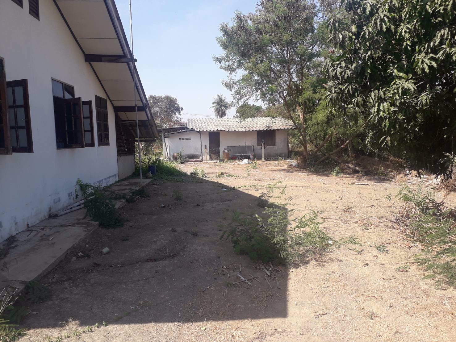 ขายด่วนบ้านชั้นเดียว-375-ตรวห่างถนนดอนตูม-บางเลนเพียง-240-เมตร-ราคาถูกมาก