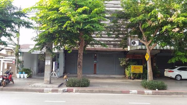 ให้เช่าพื้นที่ขายของ-พื้นที่ให้เช่า-พื้นที่เช่า-พื้นที่ว่างให้เช่า