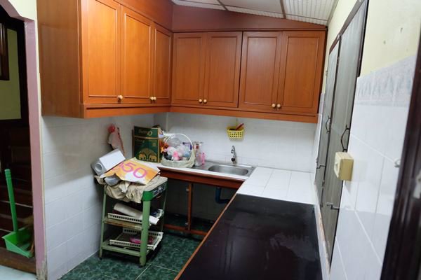 ขายทาวน์เฮ้าส์-2-ชั้น-2-ห้องนอน-2-ห้องน้ำ-หมู่บ้านพิชาดา-ต่อเติมเต็มพื้นที่-ตกแต่งเฟอร์นิเจอร์บิ้วอิ