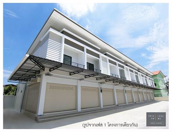 อาคารพาณิชย์-ราคาต่ำกว่าตลาด-ติดถนน-ใกล้จุดขึ้นลงมอเตอร์เวย์-อมตะ-ชลบุรี-ใกล้โซนชุมชน-พักอาศัยได้-ค้