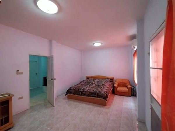 ขายทาวน์เฮาส์-2-ชั้น-สวย-แต่งใหม่-มีแอร์-มีเฟอร์ครบ-4-นอน-2-น้ำ-โทร-0634461828