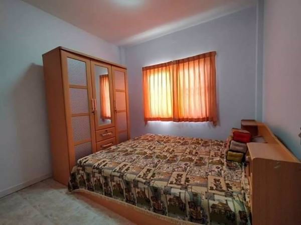 ขายทาวน์เฮาส์-2-ชั้น-สวย-แต่งใหม่-มีแอร์-มีเฟอร์ครบ-4-นอน-2-น้ำ-โทร-0634461828