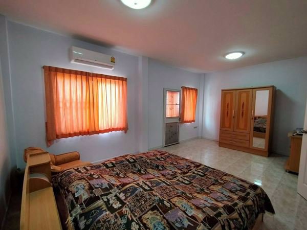 ขายทาวน์เฮาส์-2-ชั้น-สวย-แต่งใหม่-มีแอร์-มีเฟอร์ครบ-4-นอน-2-น้ำ-โทร-0634461828