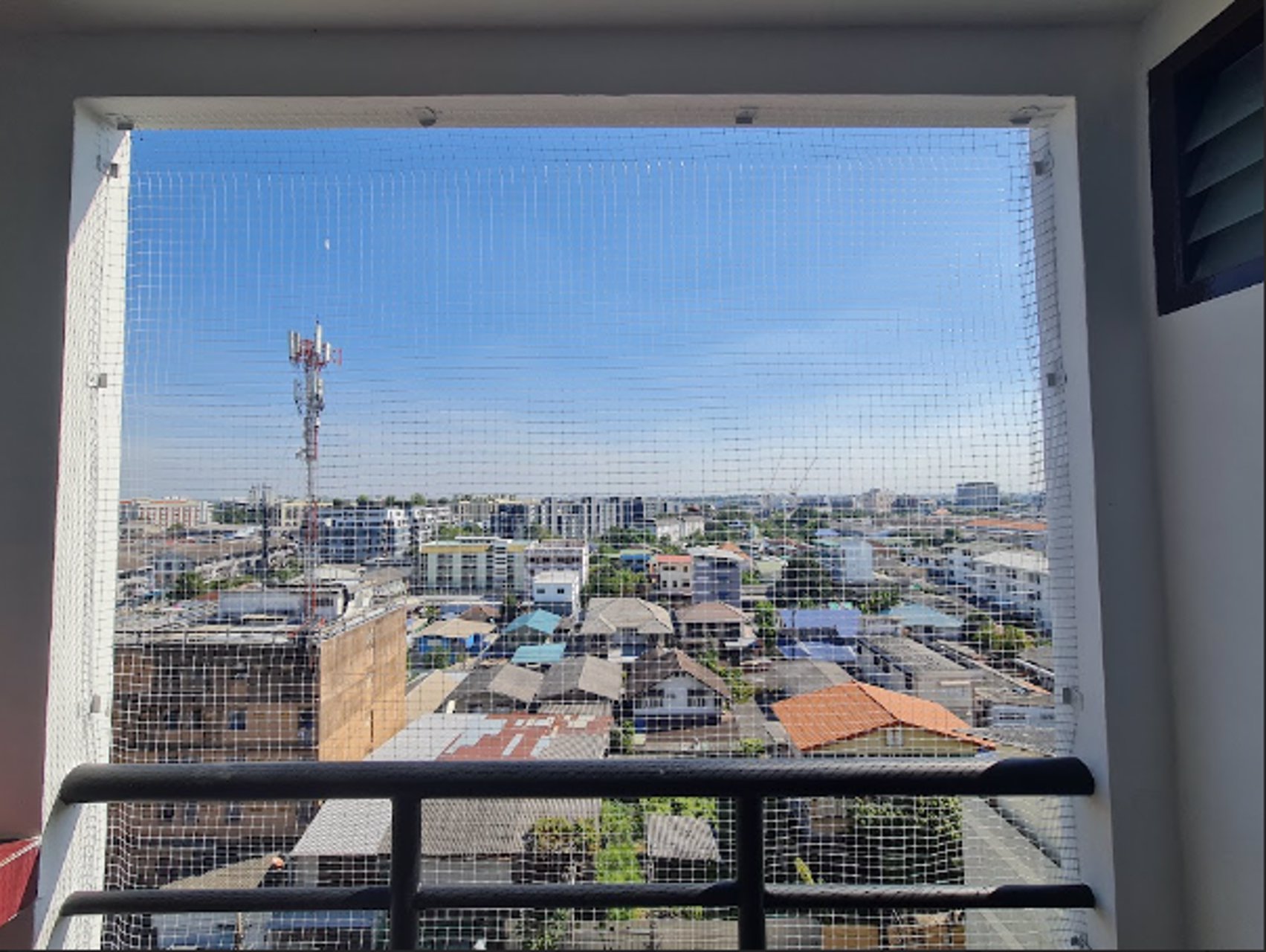 ขายคอนโดรีโนเวทแล้ว-ติดรถไฟฟ้า-วิวเมือง-ชั้น-9-ห้องใหญ่-ราคา-12-ล้าน