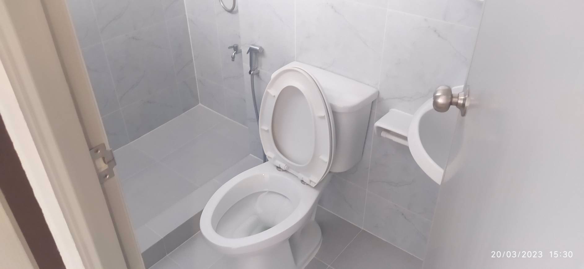 ขายคอนโดรีโนเวทแล้ว-ติดรถไฟฟ้า-วิวเมือง-ชั้น-9-ห้องใหญ่-ราคา-12-ล้าน