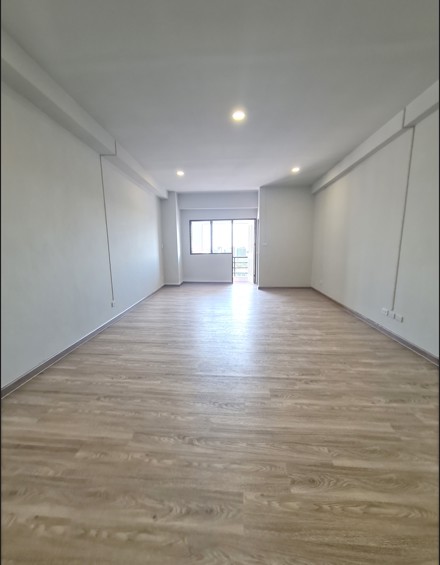 ขายคอนโดรีโนเวทแล้ว-ติด-bts-สะพานใหม่-ห้องใหญ่-38-ตรม