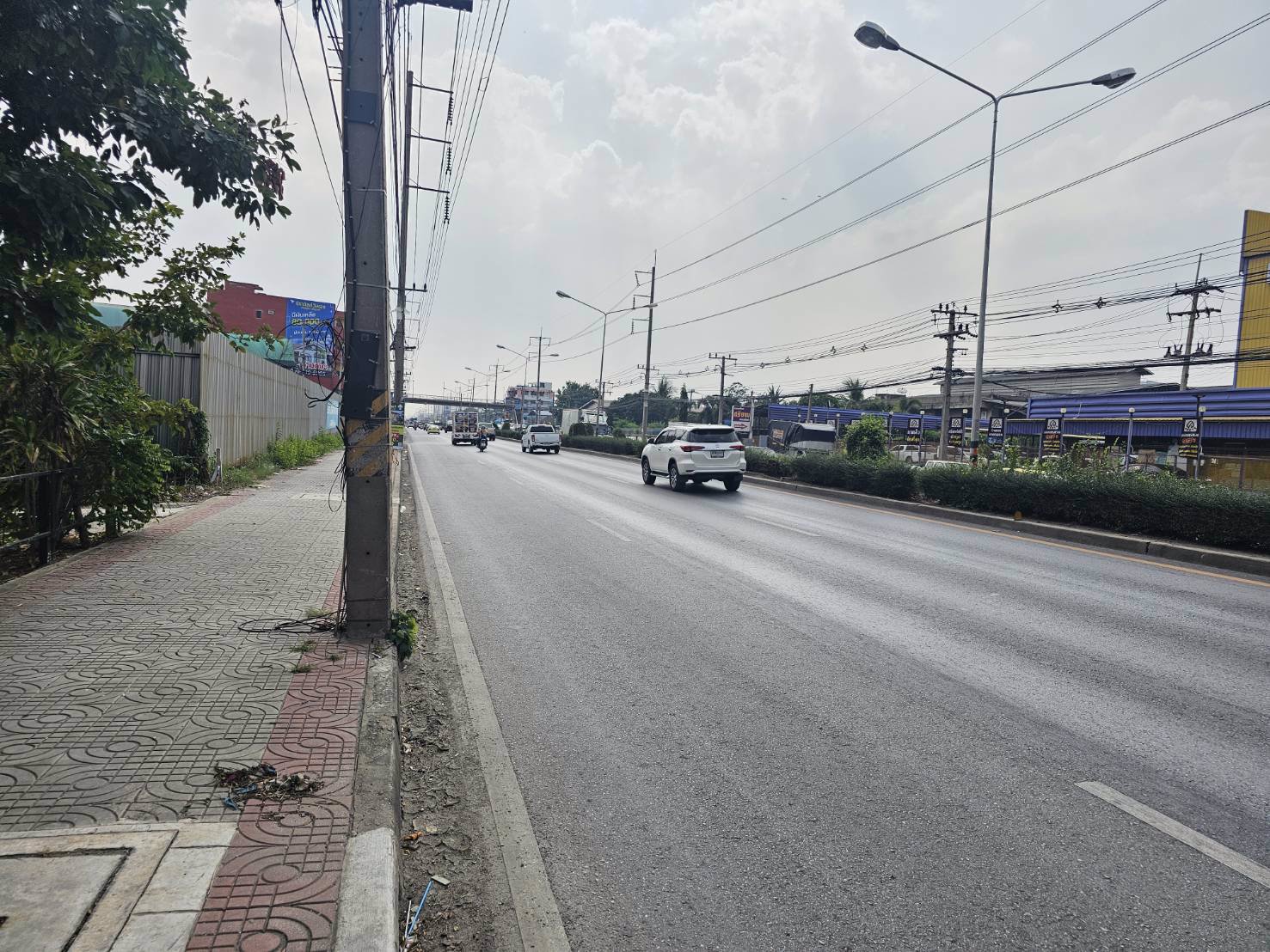 ขายที่เปล่าติดถนนเศรษฐกิจ1กระทุ่มแบน