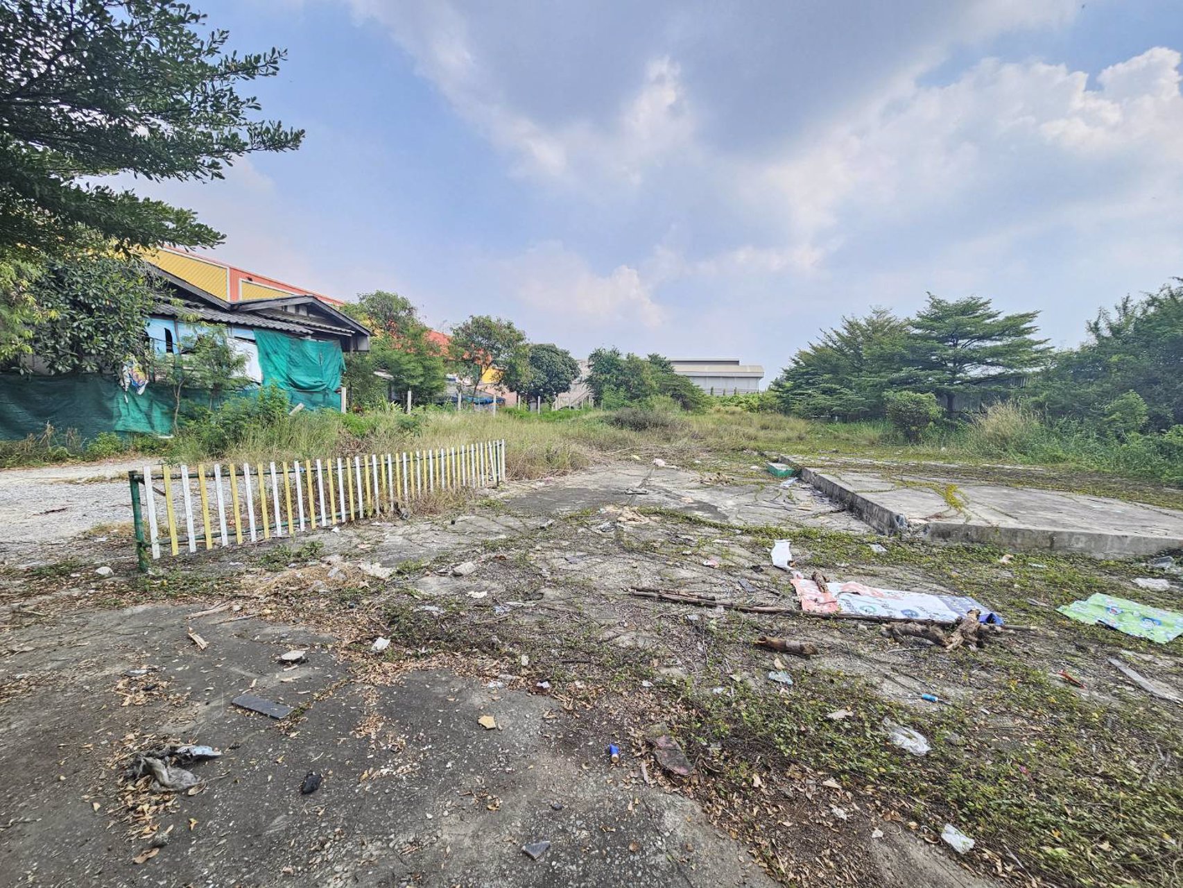 ขายที่เปล่าติดถนนเศรษฐกิจ1กระทุ่มแบน