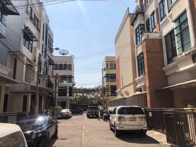 ขายโฮมออฟฟิศ-4-ชั้นมบ้านกลางกรุงออฟฟิศปาร์ค-ลาดพร้าว71-เนื้อที่-38-ตรว-ราคาถูก