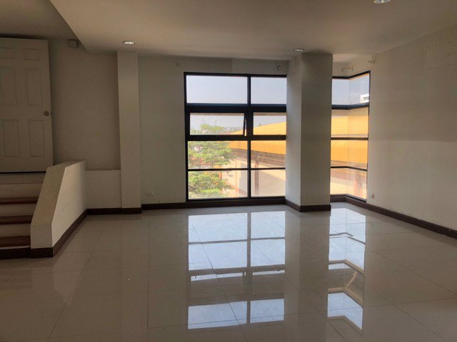 ขายโฮมออฟฟิศ-4-ชั้นมบ้านกลางกรุงออฟฟิศปาร์ค-ลาดพร้าว71-เนื้อที่-38-ตรว-ราคาถูก