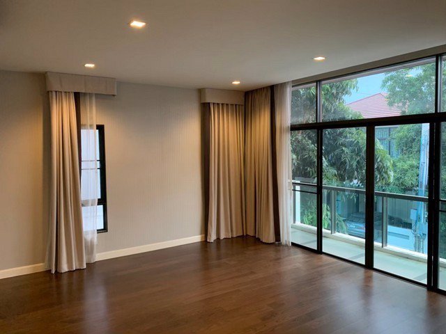 ขายบ้าน-เศรษฐสิริ-อ่อนนุช-ศรีนครินทร์-เนื้อที่-816-ตรว-หลังมุม-ราคาต่ำกว่าตลาด