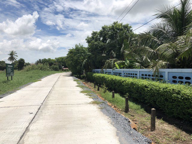 ขาย-ที่ดิน-ริมแม่น้ำท่าจีน-เดิมบางนางบวช-5ไร่1งาน75-ตรวที่ถมแล้วสวยมาก-พร้อมเขื่อนและพืชผล